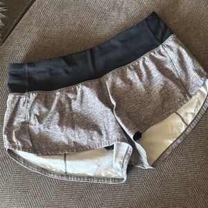 Lululemon Speed Up Low-Rise Lined Short 2.5" sz 4 euc